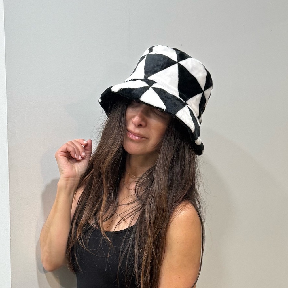 Faux Fur Reversible Stylish Black and White Bucket Hat